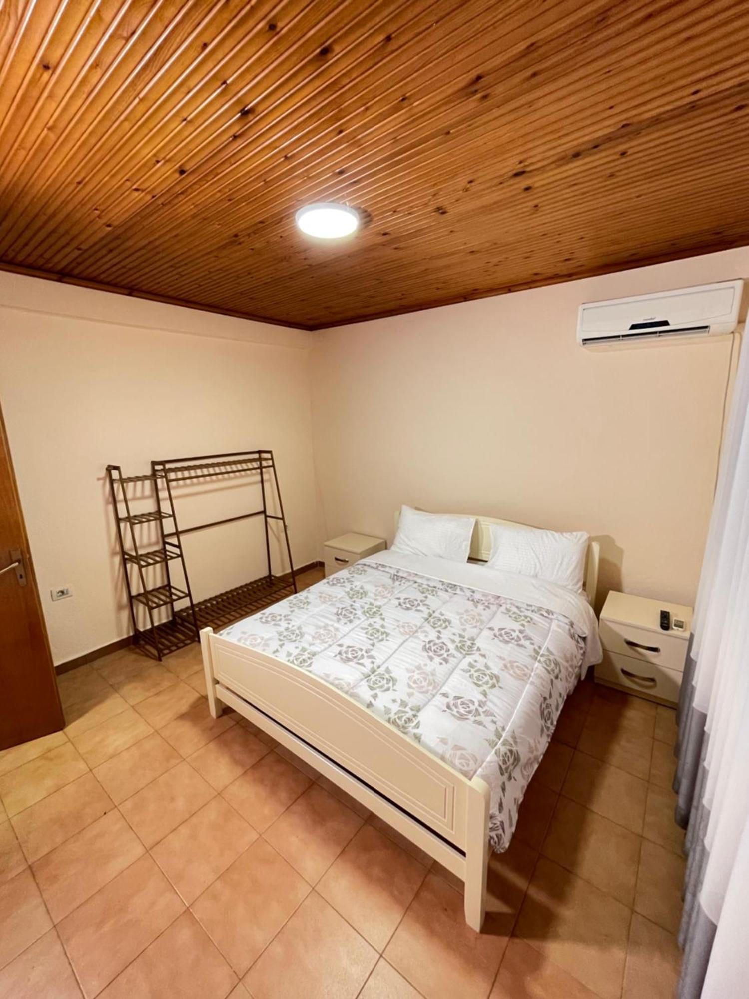 Shkodra Guest House & Trips Экстерьер фото
