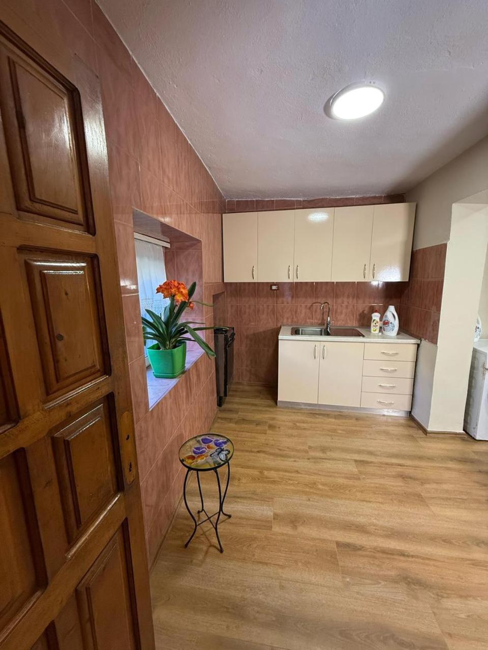 Shkodra Guest House & Trips Экстерьер фото