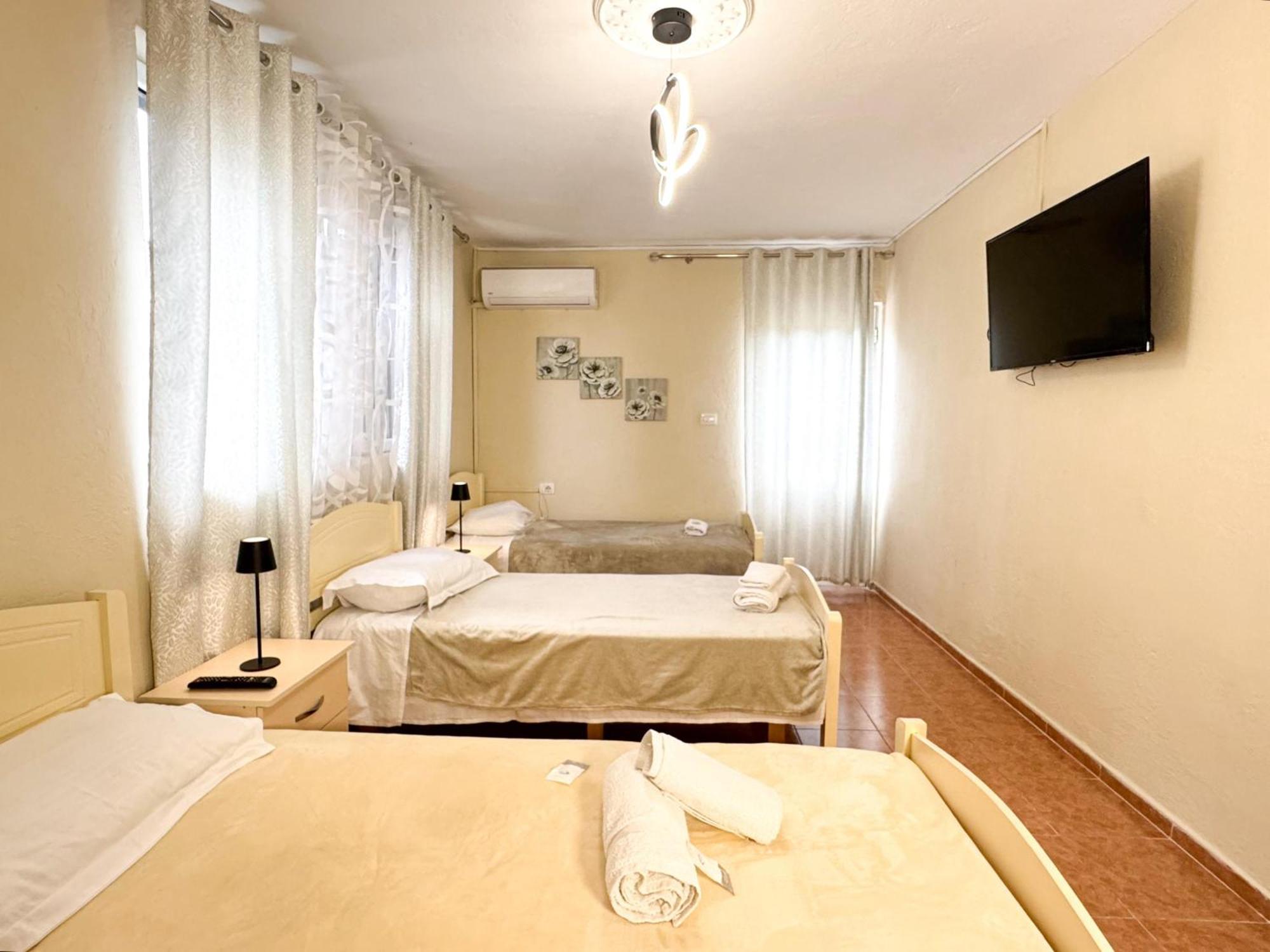 Shkodra Guest House & Trips Экстерьер фото